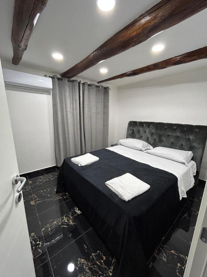 Giovanni Luxury Suites Neapel Exterior foto